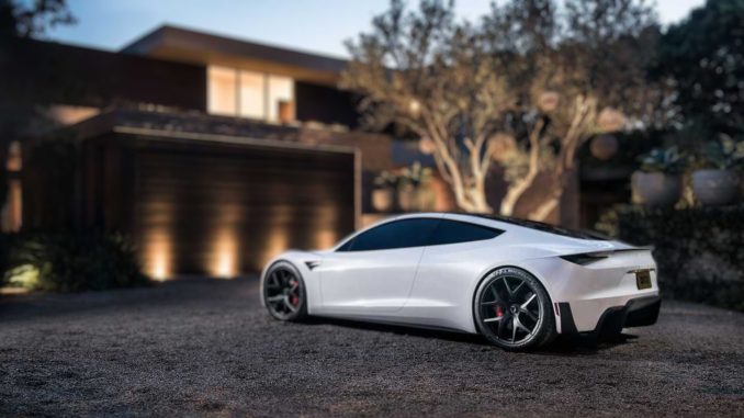 Elon Musk hovořil na své sociální síti X (dříve Twitter) o novém a dlouho očekávaném výkonném elektromobilu Tesla Roadster