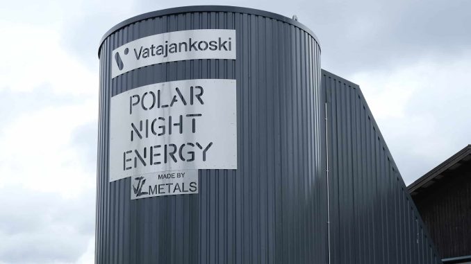 Velká písková baterie má být v zimě schopná uskladnit týdenní potřebu tepla. Tato baterie má snížit emise uhlíku ve finském městě