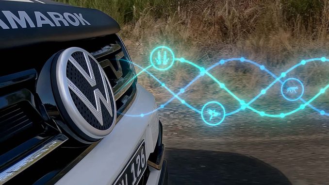 Volkswagen představil speciální odznak, který má zabudované směrové reproduktory, které vysílají paprsek zvuku, aby ochránil klokany