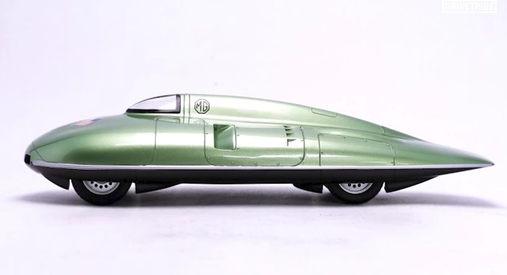 Původní koncept z konce 50. let dokázal dosáhnout rychlosti 410 km/h s americkým závodníkem Phillem Hillem za volantem