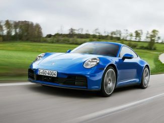 Porsche se obvykle při faceliftu vozu rádo pouští do velkých akcí. Firma přichází s modernizovaným modelem 911, který se objeví i jako hybrid