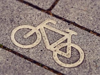 Jízda na kole vám pomůže zlepšit kondici a snížit emise. Pro mnohé z nás znamená cesta do práce ráno uvězněné za volantem v dopravní zácpě