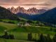 Právě se otevřela nová turistická stezka, která se vine divokou a bohatou krajinou italských Dolomit. Trasa měří 170 kilometrů