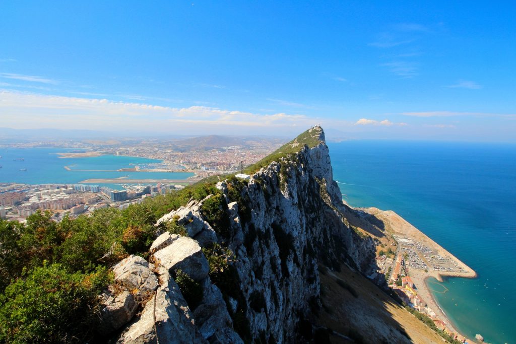 V případě úspěchu by tunel pod Gibraltarským průlivem znamenal novou vlakovou linku mezi oběma zeměmi se zastávkami z Madridu do Casablanky, 300 kilometrů jižně od Tangeru