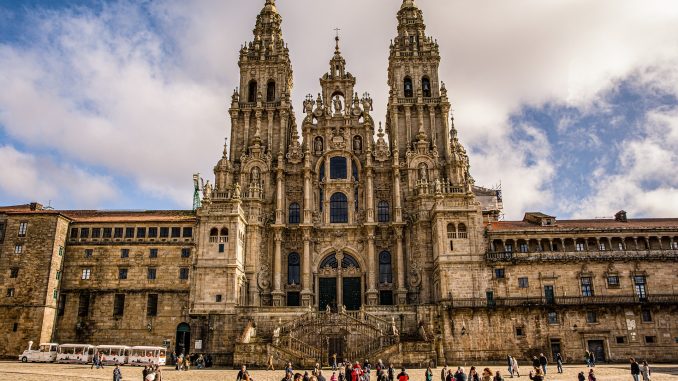 Naplánujte si podzimní túru po těchto trasách, které jsou podobné slavné trase Camino de Santiago, známé jako Svatojakubská cesta