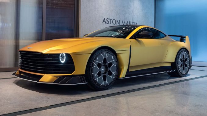 Aston Martin vypustil do světa nový sportovní vůz s názvem Valiant. Seznamte se s nejnovějším modelem Valiant, který vychází z kupé Valour