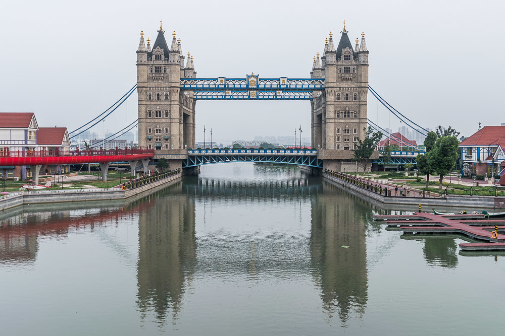 V čínském Suzhou, v provincii Jiangsu, můžete najít repliku londýnského Tower Bridge