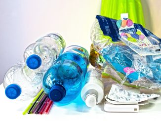 Česká republika plánuje zavést nový systém zálohování PET lahví a plechovek, který by měl zásadně změnit způsob nakládání s těmito odpady