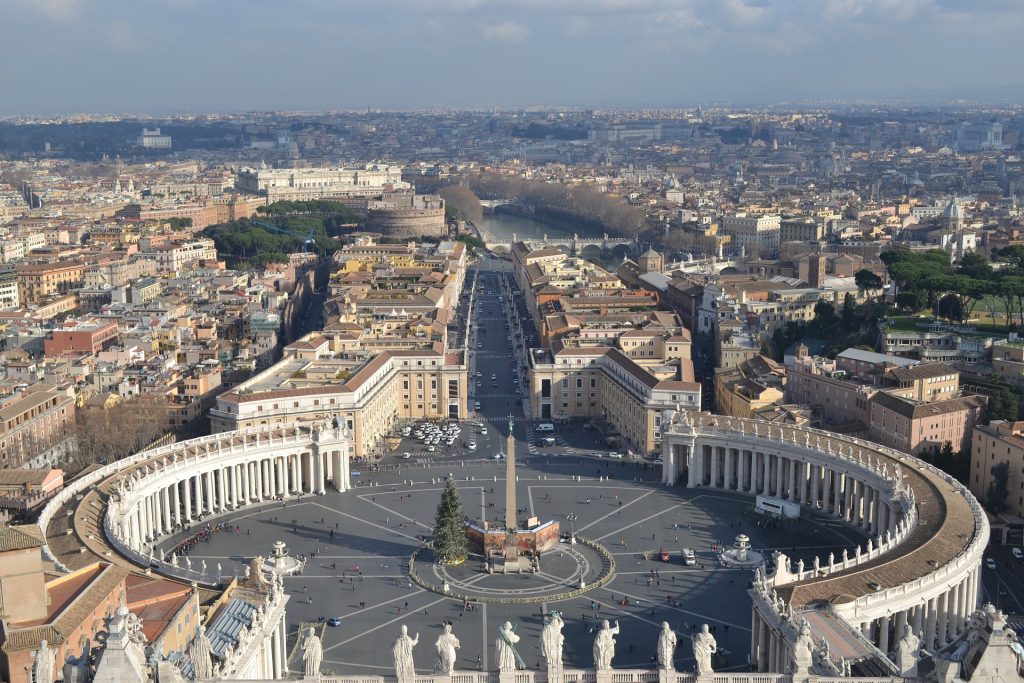 Cestovní kancelář Walks of Italy uvádí, že Itálie má 55 památek zapsaných na seznamu světového dědictví UNESCO, včetně římského Kolosea a celého pobřeží Amalfi