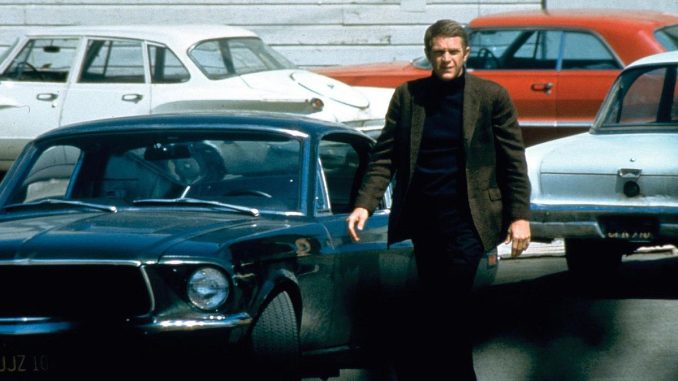 Slavný hollywoodský herec Steve McQueen si liboval v motorových vozidlech, se kterými závodil nebo je vášnivě sbíral