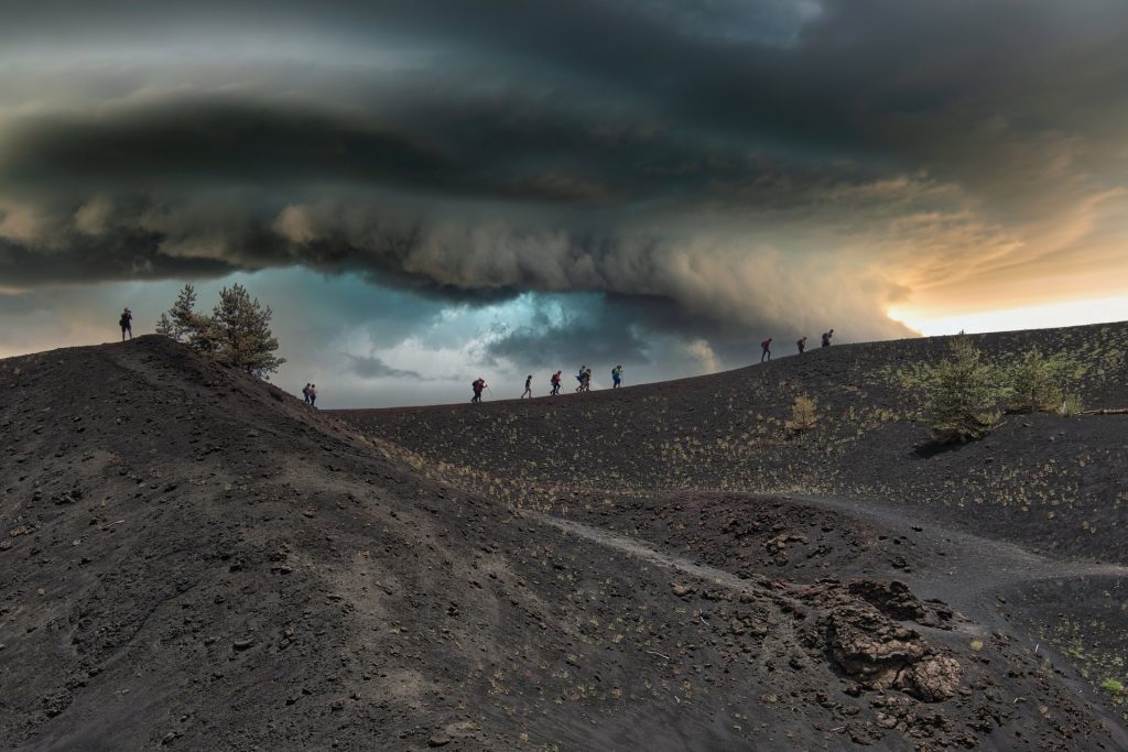 I v době erupce existuje mnoho turistických stezek a cest, které patří k těm bezpečnějším