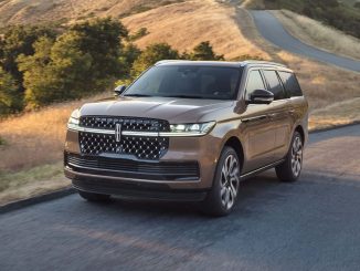 Lincoln Navigator je v prodeji již několik let. Nyní přichází luxusní značka Ford se zcela novým modelem, který má pořád stejný motor