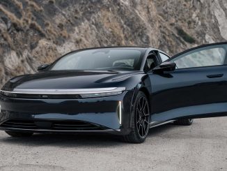 Obrněná vozidla mají mnoho tvarů, velikostí a vlastností. Zakázkový model Lucid Air Sapphire je dokonce neprůstřelný