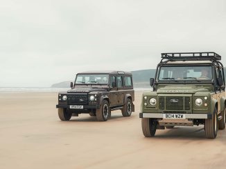 Land Rover nechce nechat klasický Defender zcela zaniknout. V roce 2024 se objeví nová verze klasického terénního vozu, doplněná o motor V-8