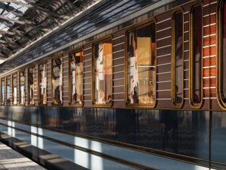 Orient Express není jen obyčejný vlak; je to symbol luxusu, tajemství a zlatého věku cestování. Nyní se dočká znovuzrození