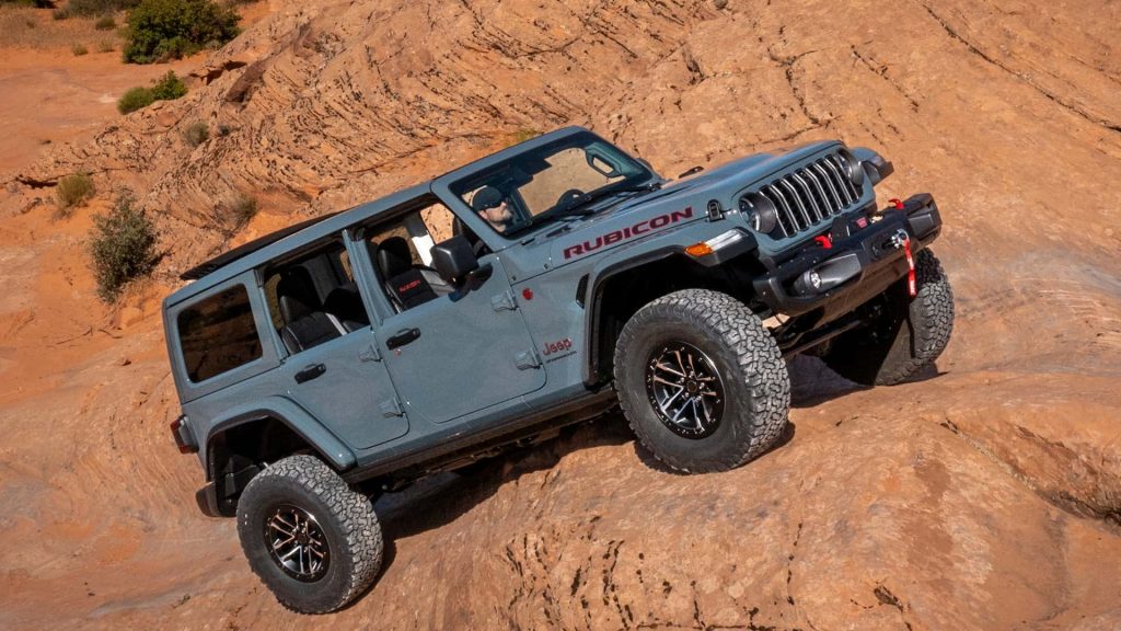 Ačkoli Wrangler bude opět vrcholit výbavou Rubicon 392, Jeep na svých webových stránkách neuvádí tento model ani jeho cenu pro model 2025