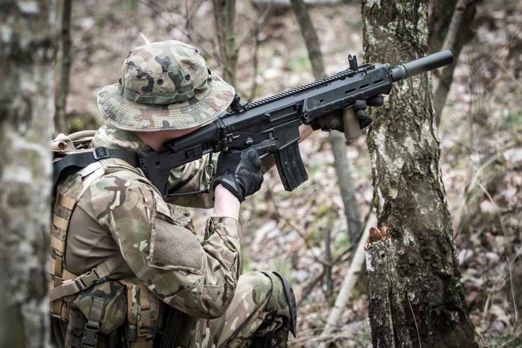 Veteráni jsou navíc častěji postiženi PTSD než aktivní vojáci – 10,5 % veteránů oproti 7,4 % aktivních vojáků