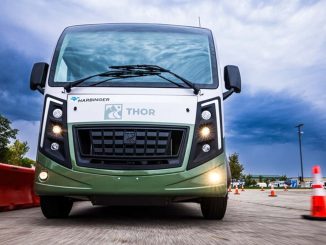 Thor Industries, známý inovátor v oblasti obytných vozů, představil prototyp svého prvního plug-in hybridního obytného vozu třídy A