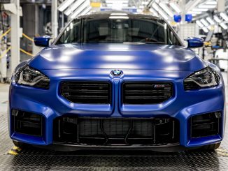 BMW slaví 30 let působení v Mexiku speciální edicí modelu M2. Model dostane dva dostupné laky a šestistupňovou manuální převodovku