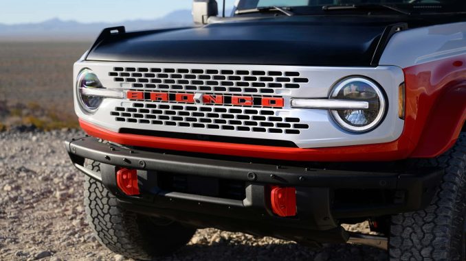 Přichází další moderní Ford Bronco s vazbou na minulost. Tentokrát se jedná o Baja se speciální edicí Bronco Stroppe Edition