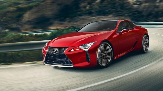 Věděli jste, že Lexus LC500 je jedním z nejhůře prodávaných vozů v USA? Pro rok 2025 Lexus aktualizuje svůj úžasný sportovní vůz s motorem V8