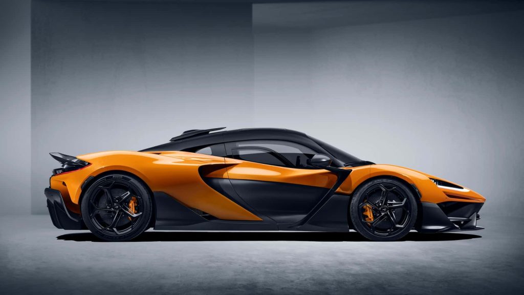 McLaren strávil s modelem W1 více než 350 hodin v aerodynamickém tunelu a testoval více než 5 000 jednotlivých bodů, aby se ujistil, že se jedná o nejaerodynamičtější supersport, jaký kdy společnost postavila