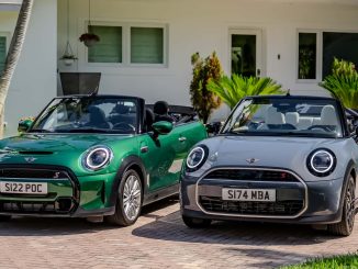 Mini zůstává u kabrioletů a nyní přichází s dalším faceliftem. Představujeme nejnovější Mini Cooper Cabrio pro modelový rok 2025